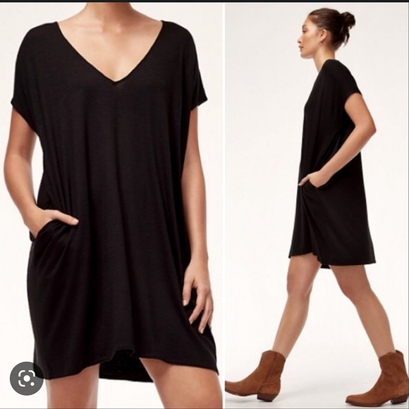 Wilfred Dresses & Skirts - Aritzia Wilfred Free t-shirt dress with pockets! Size small